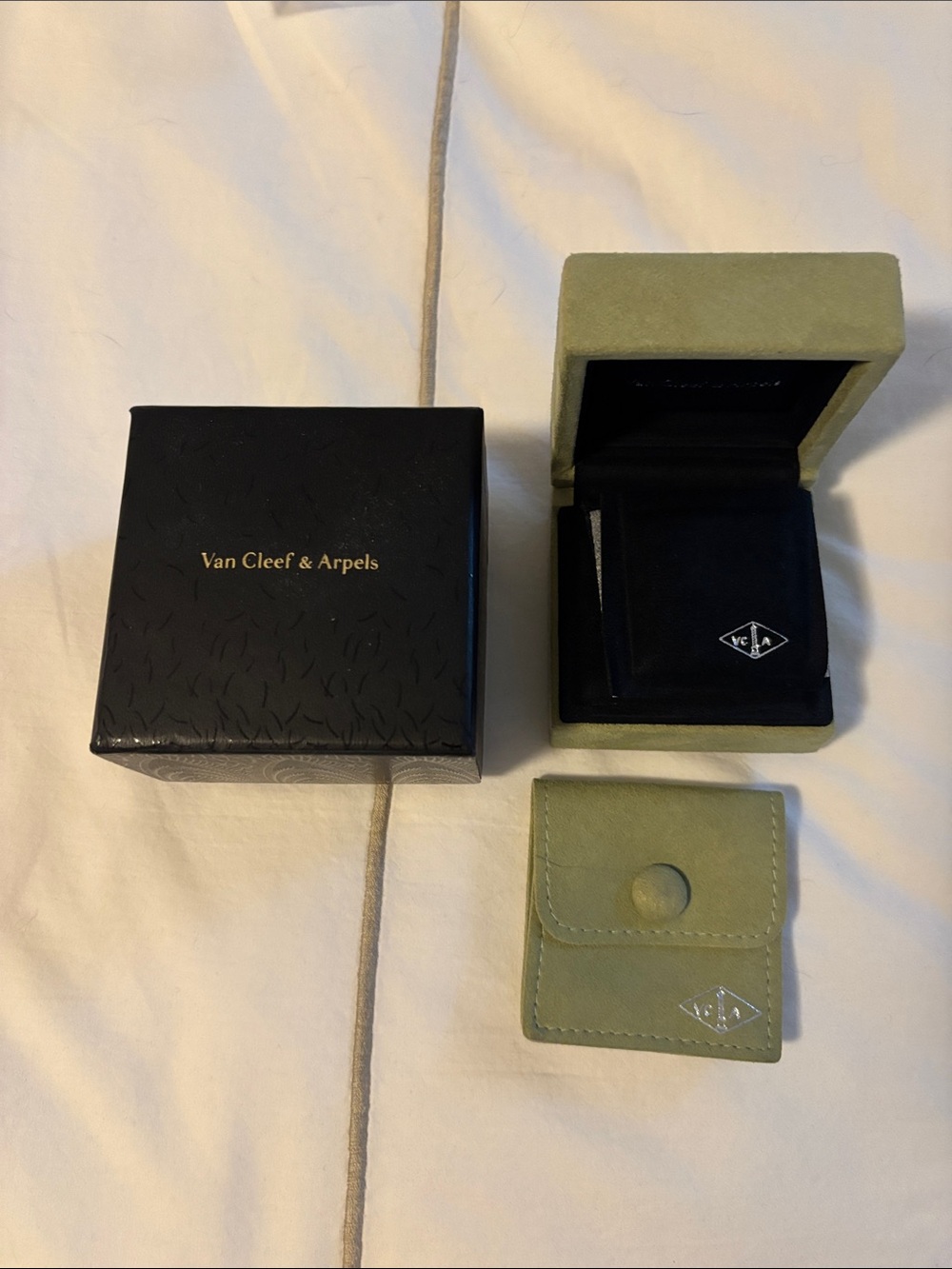 Van Cleef & Arpels Green Jewelry Box Set - earrings